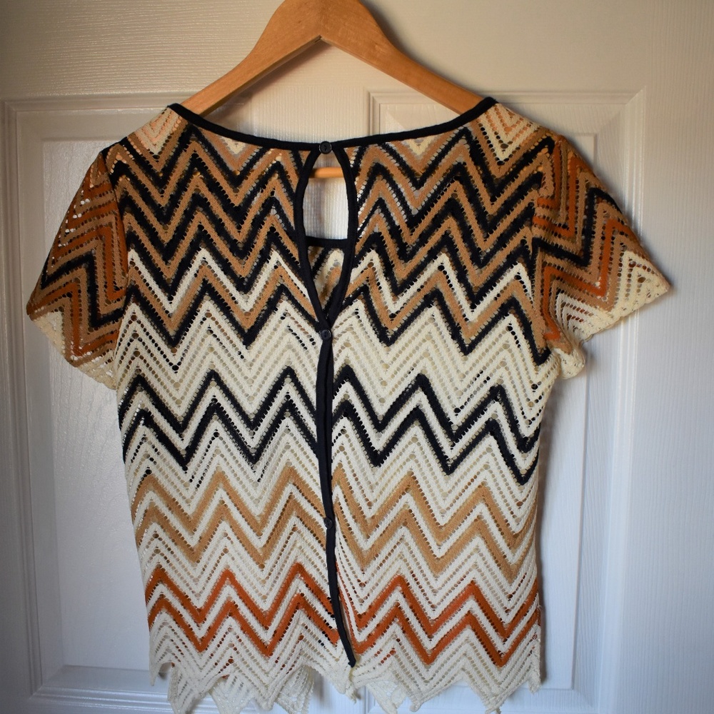 Chevron Print Top - Picture 4 of 4